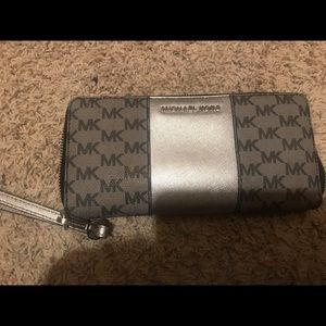 Women’s Michael Kors Wallet Black/Silver